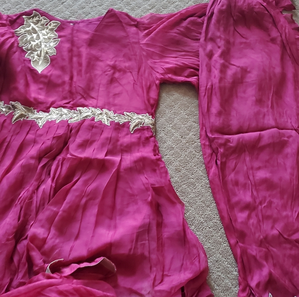 Pakistani dress - Picture 6 of 7